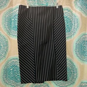 Patterned midi pencil skirt